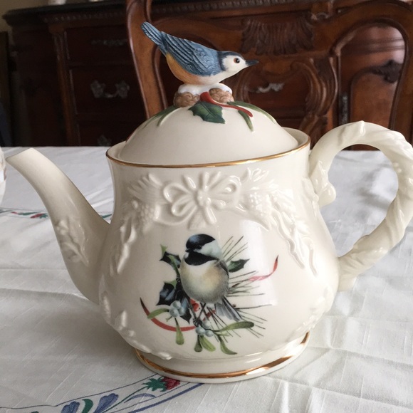 Lenox Winter Greetings Teapot